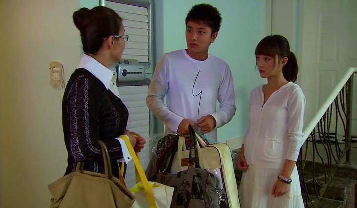 Khi tôi sinh con đầu lòng, trong suốt thời gian ở cữ, mẹ chồng gần như không đoái hoài đến tôi. (Ảnh minh họa)