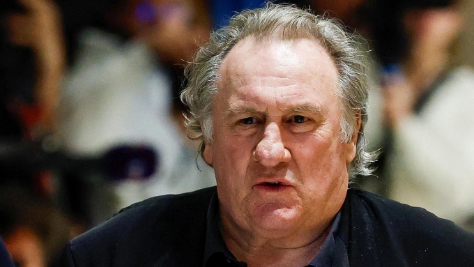 Gérard Depardieu xuất hiện ở Tòa án Paris hôm 24/3. Ảnh: Reuters