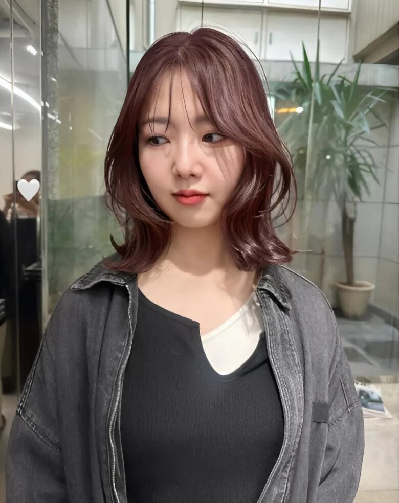 9 màu nhuộm hot cho tóc ngắn 2025: Giúp da bật tông, hack chiều cao lại xinh đẹp tựa tiên nữ khiến ai cũng mê - 3