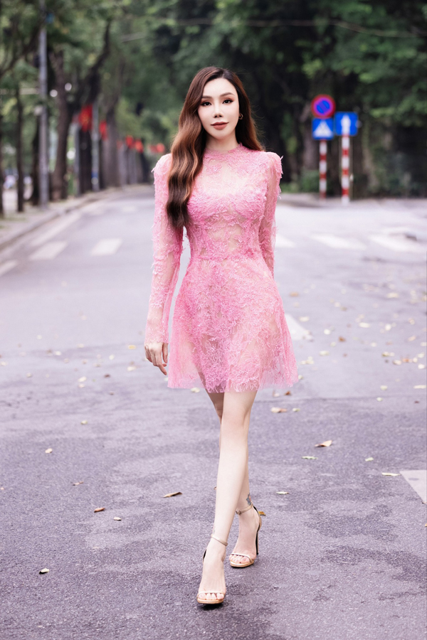 Khi chia sẻ ảnh trên trang cá nhân hay trên truyền thông, khán giả đều bình luận không còn hình bóng của Hồ Quỳnh Hương.