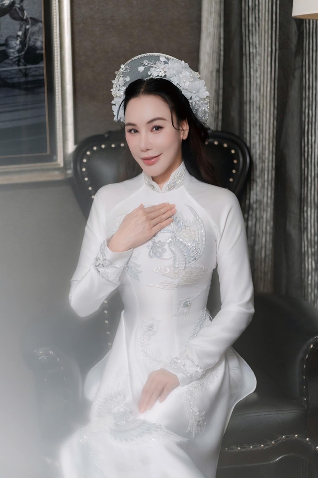 Sau những thăng trầm, hiện tại, Hồ Quỳnh Hương đã tìm được hạnh phúc cho riêng mình. Nhan sắc của cô ngày càng mặn mà, xinh đẹp hơn xưa.