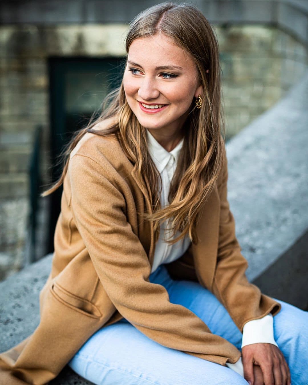 Nhan sắc đẹp như tranh của 3 nữ vương tương lai sinh sau năm 2000, ai mới là biểu tượng sắc đẹp hoàng gia? - 22