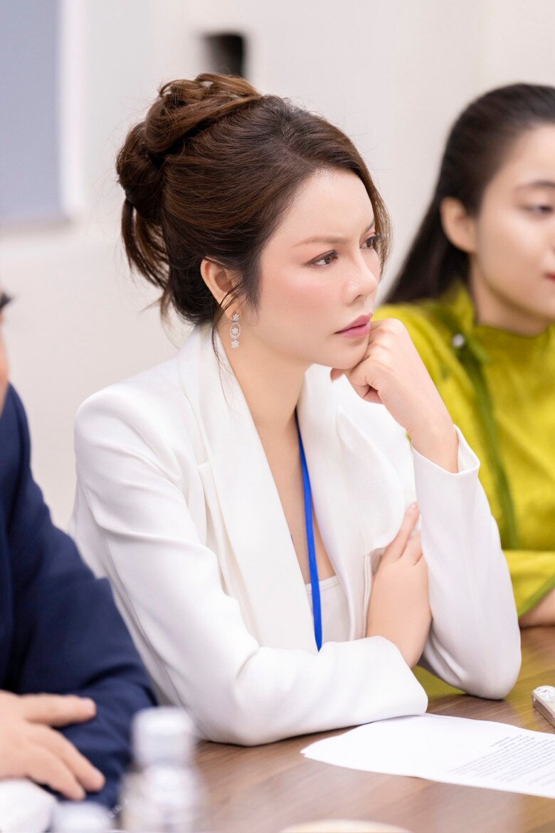 Thời gian qua cô tích cực hoạt động xã hội và kinh doanh, khán giả mong chờ Lý Nhã Kỳ có thể tái xuất màn ảnh với những vai diễn mới.