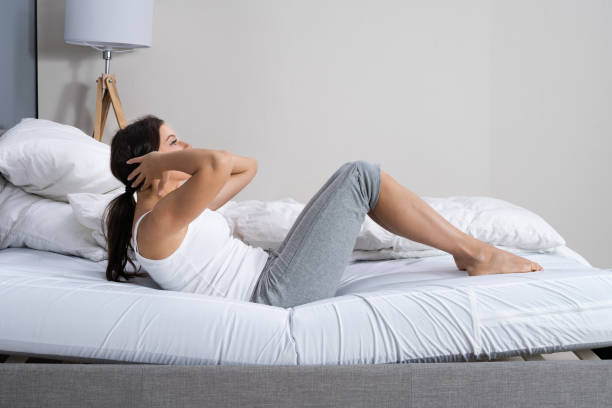 Bài tập gập bụng nhắm vào phần bụng dưới.