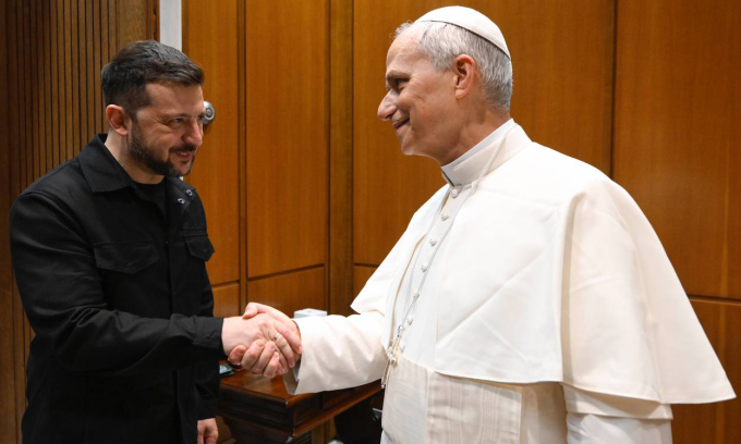 Tổng thống Zelensky (trái) gặp riêng Giáo hoàng Leo XIV tại Vatican hôm 18/5. Ảnh: Telegram/V_Zelenskiy_official