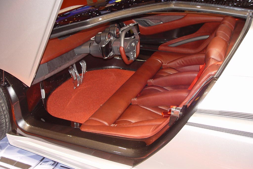 Hóa ra Toyota từng có siêu xe độc đáo thế này: Cửa cánh chim, nội thất như McLaren F1, máy RX hybrid- Ảnh 3. Hóa ra Toyota từng có siêu xe độc đáo thế này: Cửa cánh chim, nội thất như McLaren F1, máy RX hybrid- Ảnh 3.