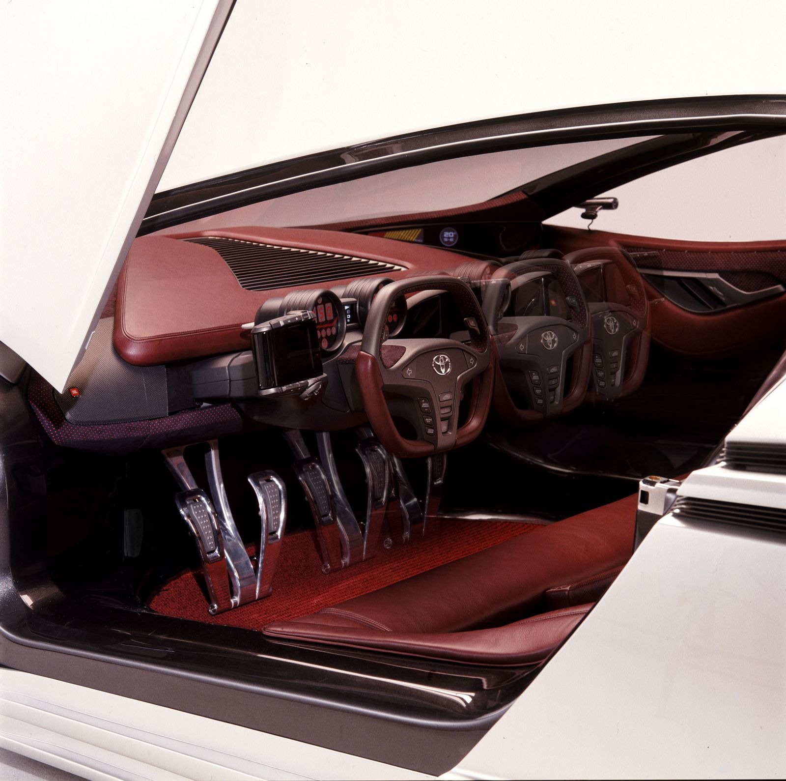 Hóa ra Toyota từng có siêu xe độc đáo thế này: Cửa cánh chim, nội thất như McLaren F1, máy RX hybrid- Ảnh 13. Hóa ra Toyota từng có siêu xe độc đáo thế này: Cửa cánh chim, nội thất như McLaren F1, máy RX hybrid- Ảnh 13.