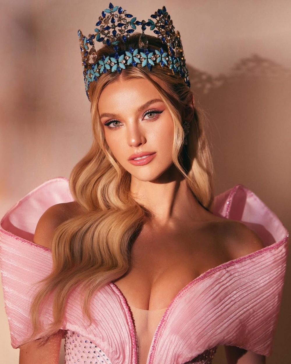 Krystyna Pyszková - mỹ nhân chiến thắng danh hiệu Vẻ đẹp vượt thời gian 2024. Ảnh: Instagram Krystyna Pyszková