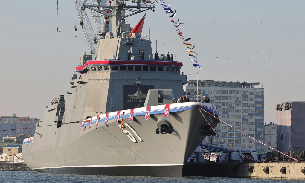 Khu trục hạm Triều Tiên trong lễ hạ thủy tại xưởng đóng tàu ở thành phố Nampho ngày 25/4. Ảnh: KCNA