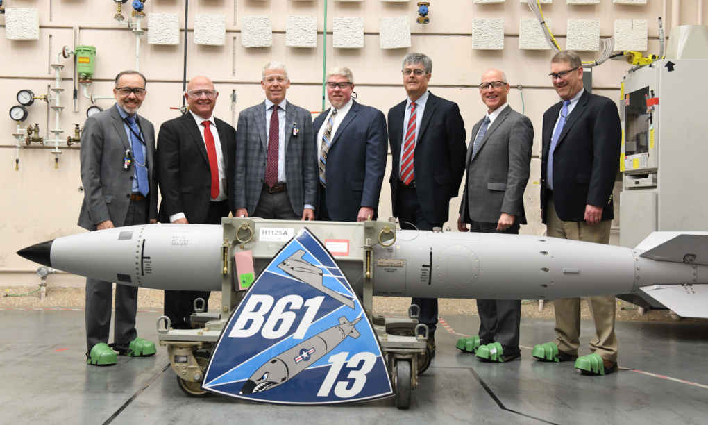 Quả bom hạt nhân B61-13 đầu tiên trong bức ảnh đăng ngày 19/5. Ảnh: NNSA