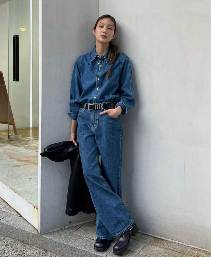Denim là một chất liệu quốc dân được nhiều chị em diện quanh năm, nhưng những kiểu đồ denim-on-denim sẽ là một cơn ác mộng trong những ngày nhiệt độ tăng cao