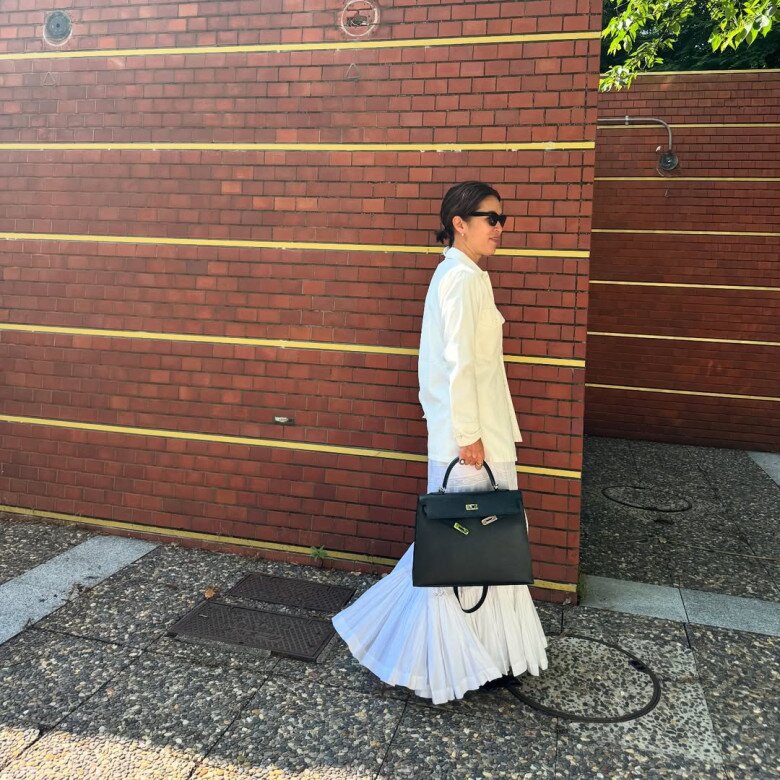 Phong cách trẻ trung ở độ tuổi 53 của Naoko giúp bà nhận được nhiều sự chú ý và lời mời gọi hợp tác