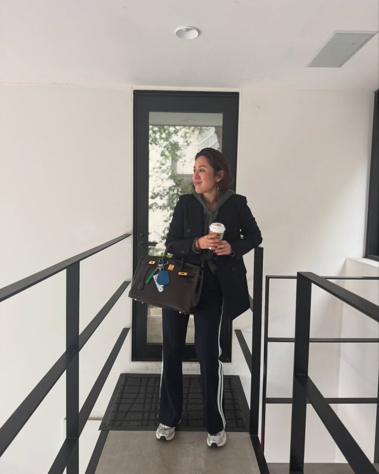 Naoko trẻ trung và năng động nhất có lẽ là khi diện những kiểu đồ như thế này