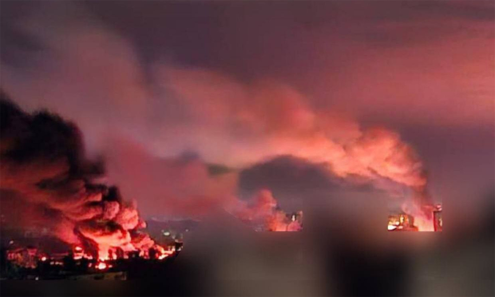 Khói bốc lên sau trận tập kích ngày 24/5 của Nga nhằm vào thủ đô Kiev. Ảnh: RusVesna