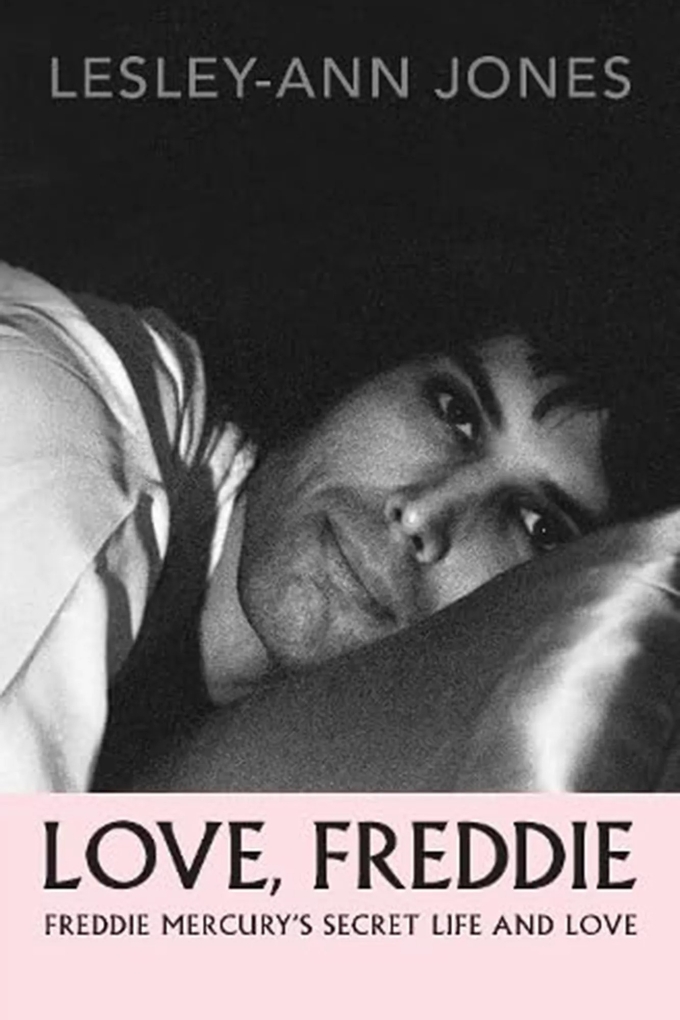 Bìa sách Love, Freddie: Freddie Mercury’s Secret Life and Love (Tình yêu, Freddie: Cuộc đời và tình yêu bí mật của Freddie Mercury), dự kiến ra mắt ngày 5/9. Ảnh: Whitefox Publishing Ltd