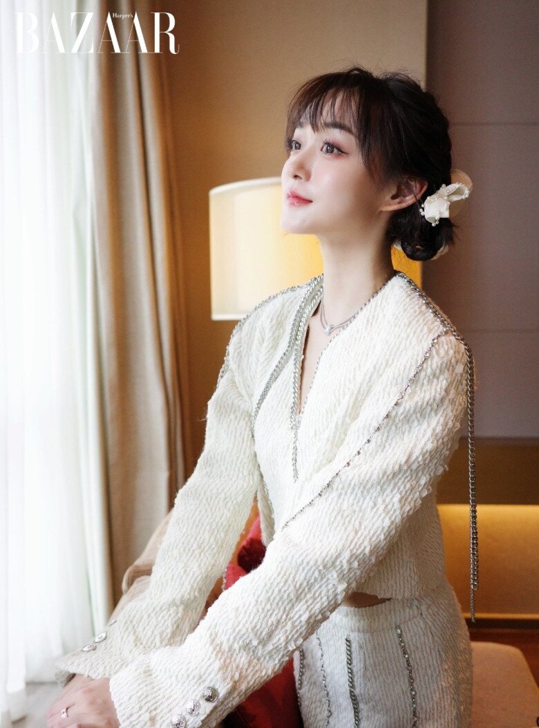 Nhan sắc trẻ trung của người đẹp 8X khiến cô được chú ý nhiều hơn cả diễn xuất.