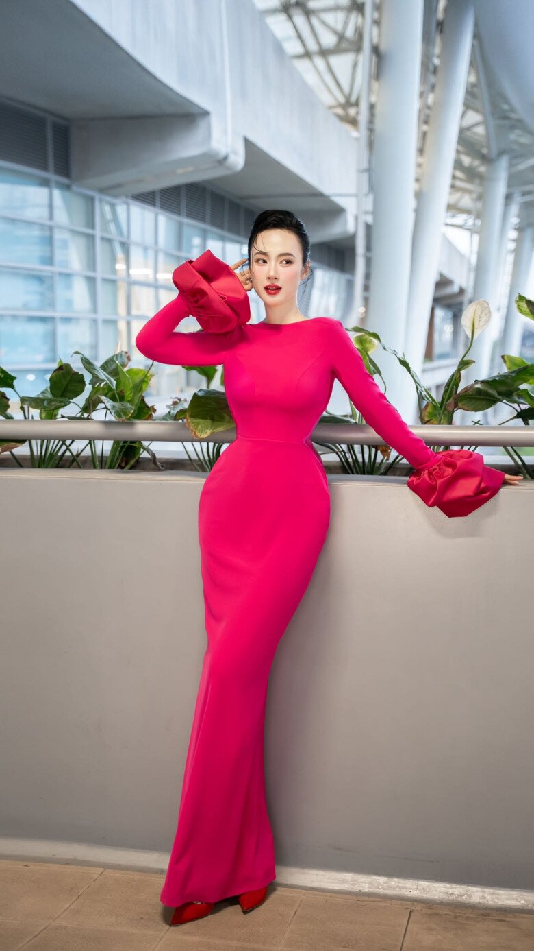 Angela Phương Trinh từng hối hận vì nhiều năm “gánh tạ”.