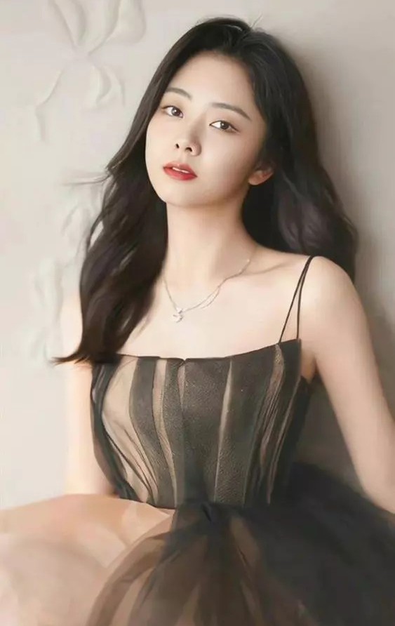 Đàm Tùng Vận thường xuất hiện trong danh sách những mỹ nhân không tuổi của Cbiz.