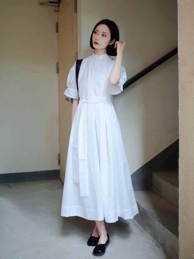 Chiếc váy amp;#34;chân áiamp;#34; cho hội công sở mùa Hè, không chỉ thoáng mát mà còn thanh lịch hơn hẳn áo sơ mi trắng - 3