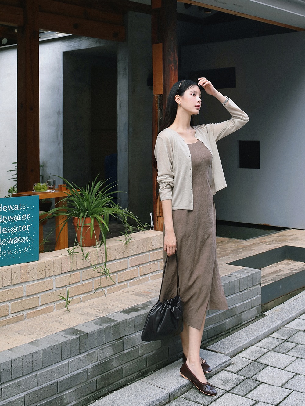 Hè 2026 nhất định phải sắm 1 trong 5 kiểu giày dép này: Outfit thăng hạng sang xịn lại êm chân hẳn - 2
