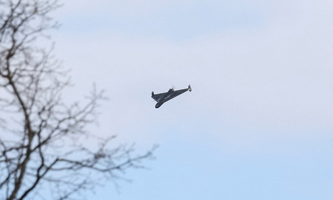 UAV Geran của Nga bay trên thành phố Lviv, Ukraine ngày 24/3. Ảnh: Reuters
