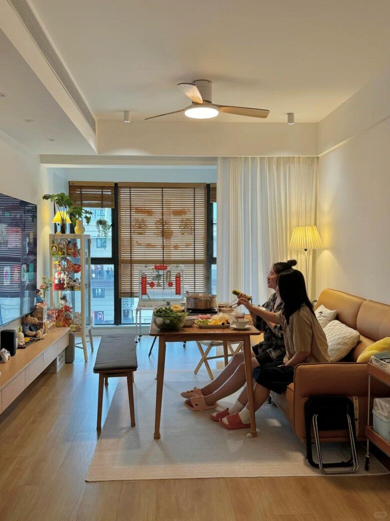 Tại sao ngày càng nhiều người đặt bàn ăn trong phòng khách? Người từng trải nói thử rồi sẽ thấy “đã” đến mức nào! - 5