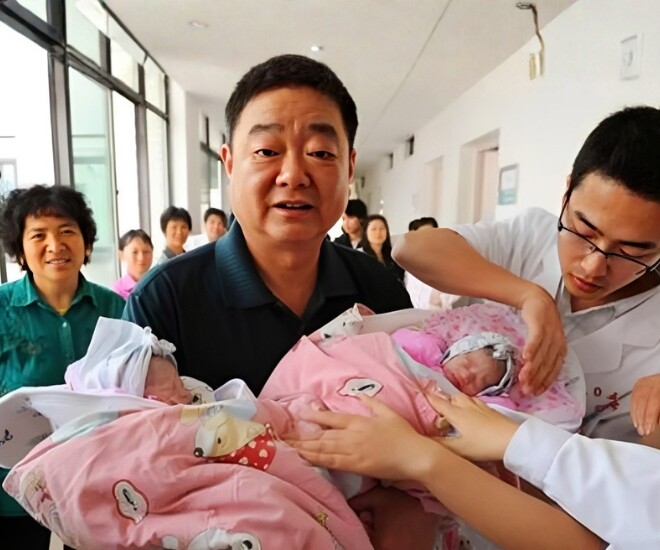 Ca sinh đôi của bà Hải Lâm, 60 tuổi ở Trung Quốc từng gây xôn xao dư luận.