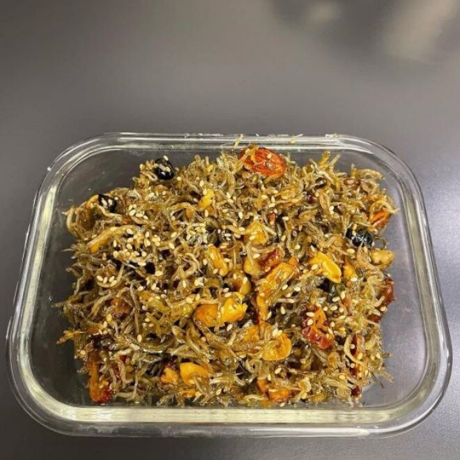 Mỹ nhân mang thai sau khi amp;#34;phim giả tình thậtamp;#34; với bạn diễn, U45 sinh xong khoe rãnh lưng đẹp mê - 4