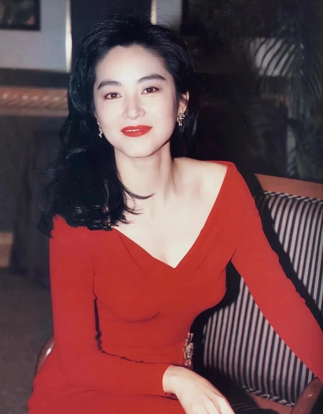 Nhan sắc quyến rũ của Lâm Thanh Hà.