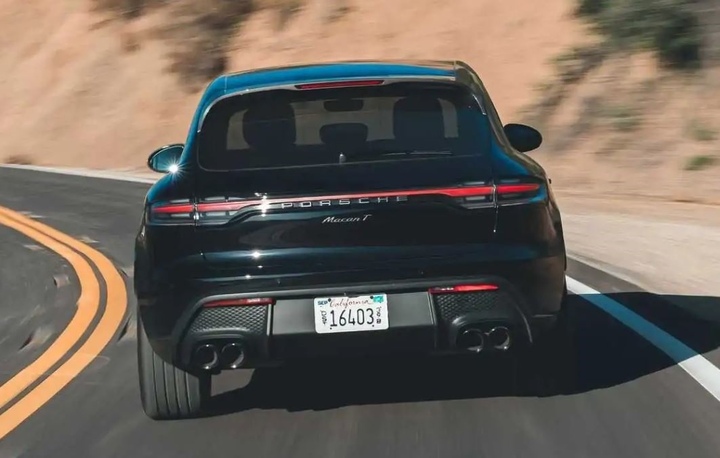 Porsche tăng tốc tích trữ Macan chạy xăng trước giờ 'khai tử'- Ảnh 2.