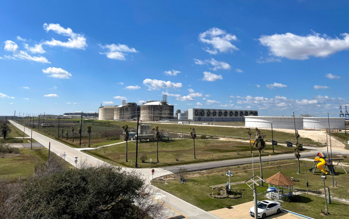 Các bể chứa của Freeport LNG tại Texas, Mỹ, ngày 11/2/2023. Ảnh: Reuters