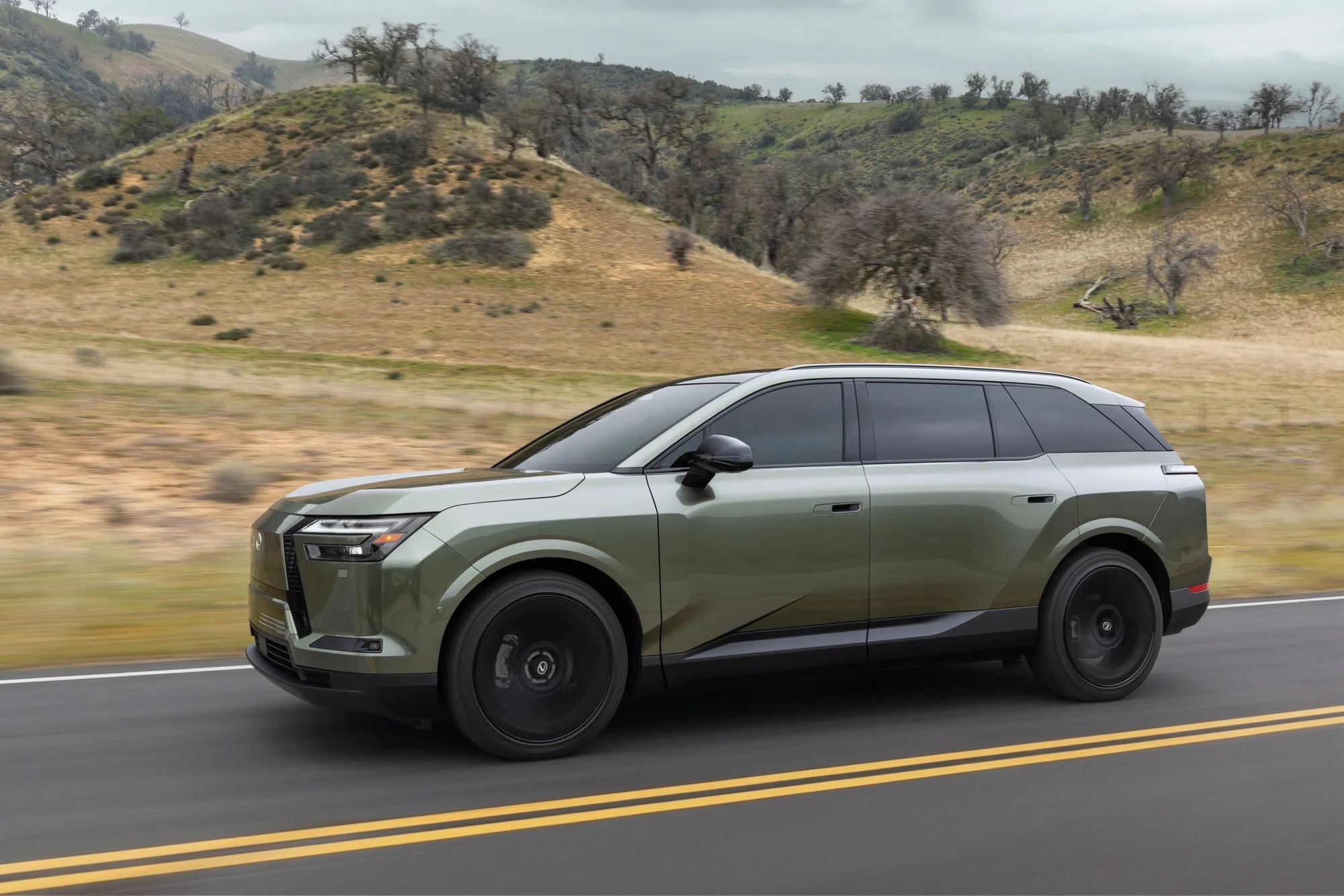 Lexus TZ ra mắt: 6 chỗ, hàng 3 ngồi sướng như trên sofa, cách âm hơn LX, chung gầm Highlander, chạy gần 500km/sạc- Ảnh 14.