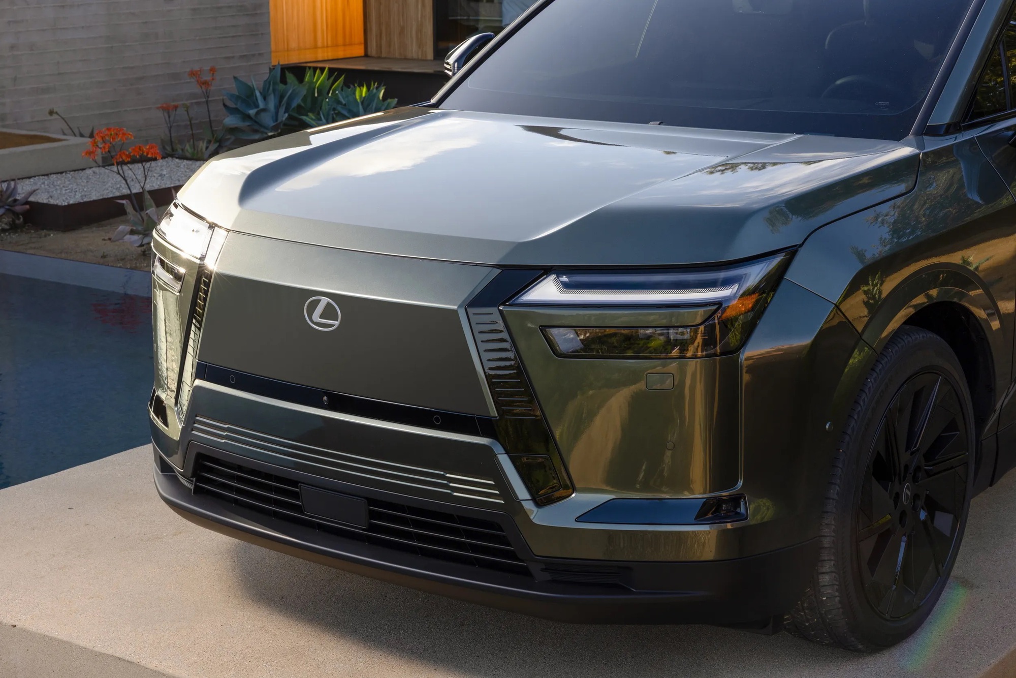Lexus TZ ra mắt: 6 chỗ, hàng 3 ngồi sướng như trên sofa, cách âm hơn LX, chung gầm Highlander, chạy gần 500km/sạc- Ảnh 10.