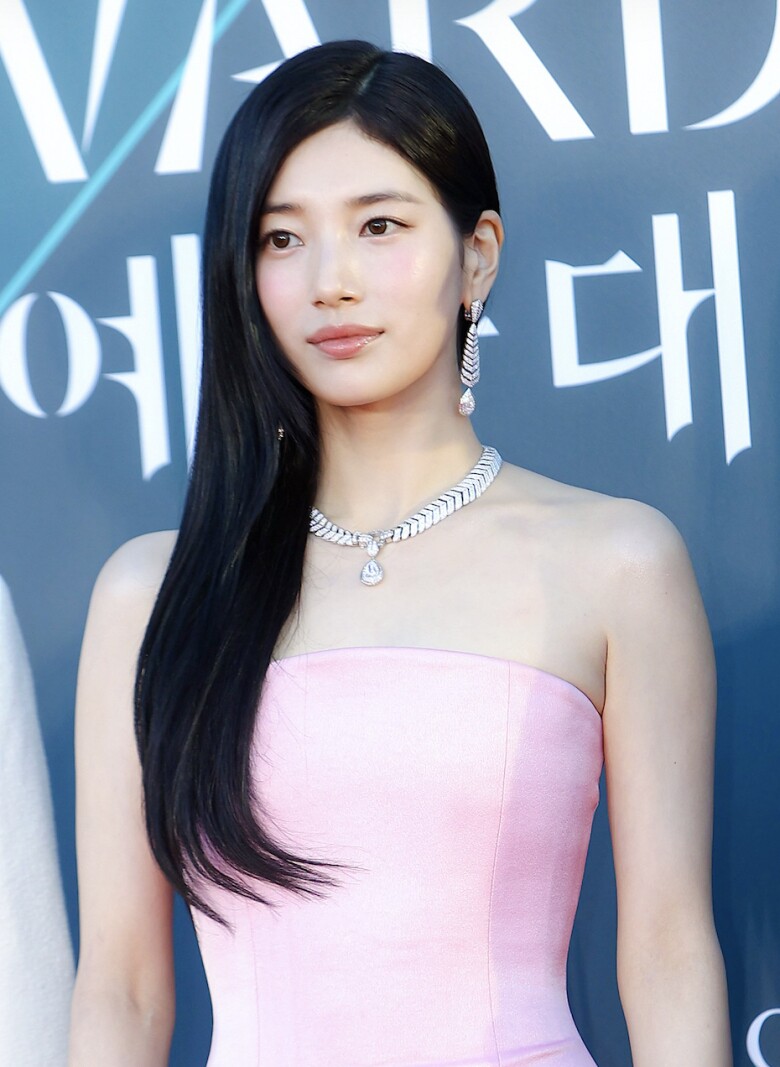 Suzy là một trong những sao nữ đẹp nhất nhì lễ trao giải Baeksang 2026.