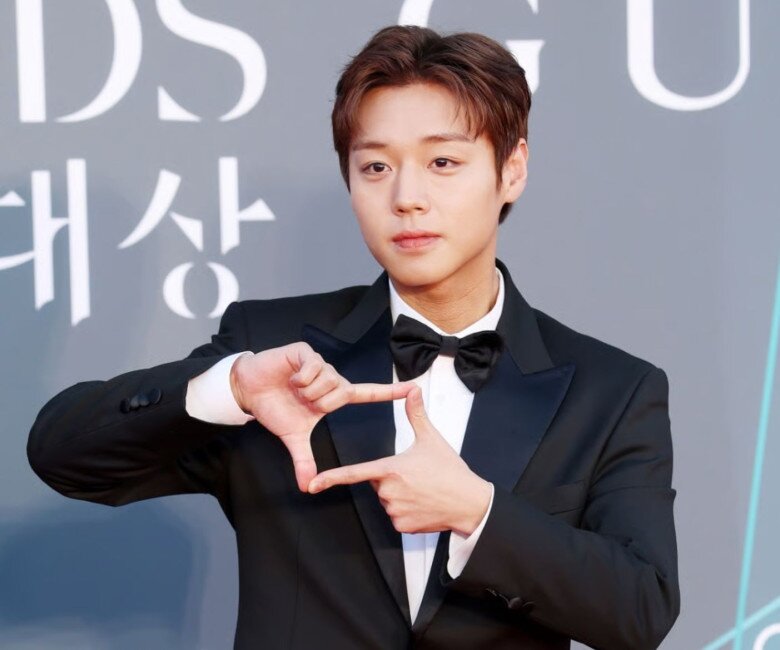 Park Ji Hoon là diễn viên duy nhất giành 2 giải thưởng trong lễ trao giải Baeksang 2026.