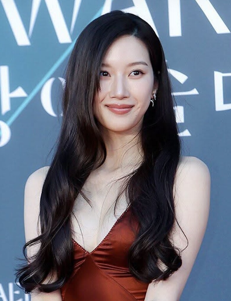 Giải Ảnh hậu thuộc về Moon Ga Young gây tranh cãi.