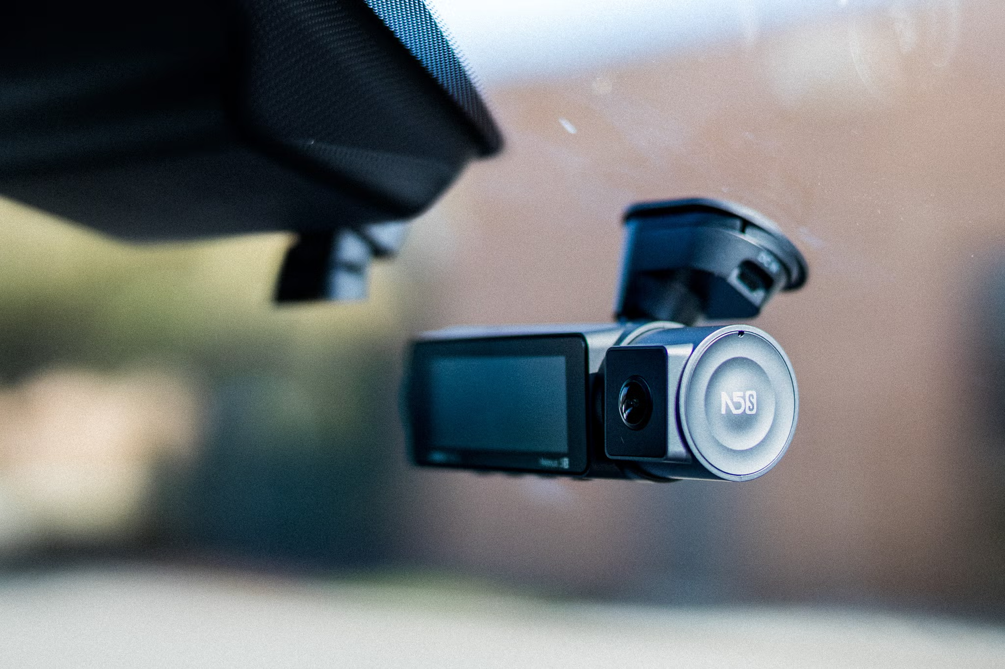Tôi lặng người khi phát hiện sự thật về chồng từ chiếc camera hành trình gắn trên xe- Ảnh 2.
