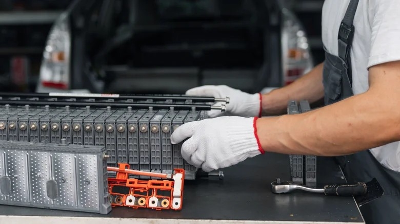 Những vấn đề phổ biến nhất mà người lái xe gặp phải đối với pin dòng xe Hybrid- Ảnh 1.