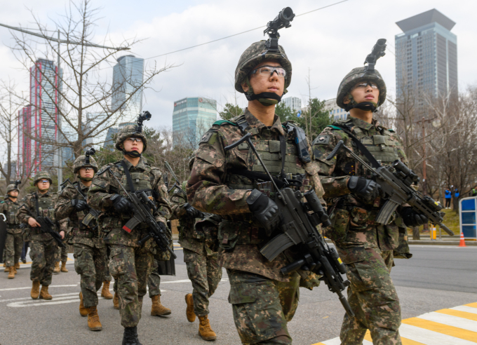 Binh sĩ Hàn Quốc tham gia diễn tập ở Seoul hồi tháng 3/2024. Ảnh: Reuters