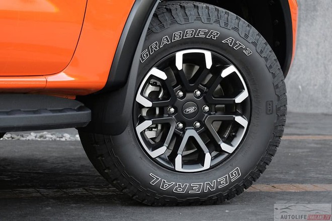 Ford Ranger Wildtrak X 2026 giá quy đổi gần 1,2 tỷ đồng ở gần Việt Nam: Máy 3.0L V6, có AWD, phuộc hàng hiệu, lốp ‘béo’ như Raptor- Ảnh 5.