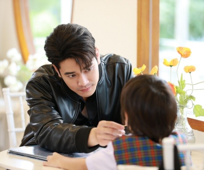 Tôi nhớ có lần tôi còn nhỏ, bướng bỉnh không chịu gọi ông là bố, ông chỉ cười hiền, không ép. (Ảnh minh họa)