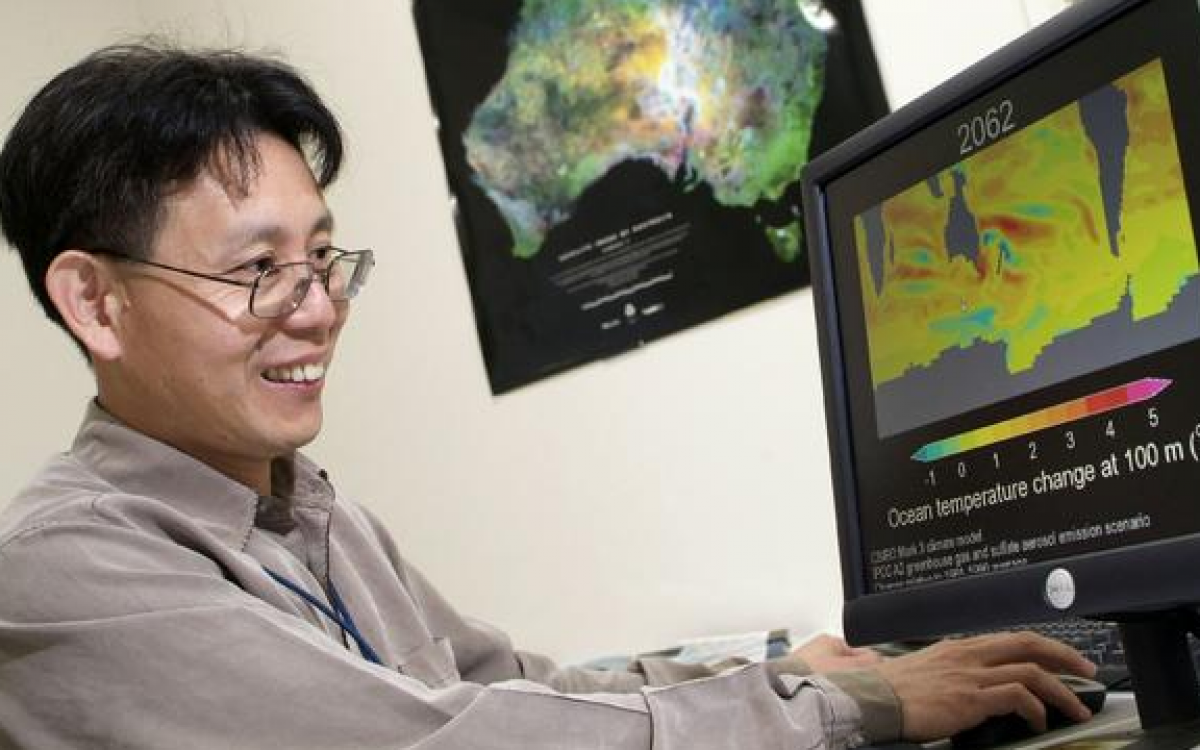 Giáo sư Cai Wenju, người đứng đầu trung tâm nghiên cứu của CSIRO có dự án hợp tác với Phòng thí nghiệm biển Thanh đảo của Trung Quốc.