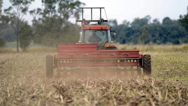 ABARES says there has been an impressive turnaround in wheat, barley and canola shipments.