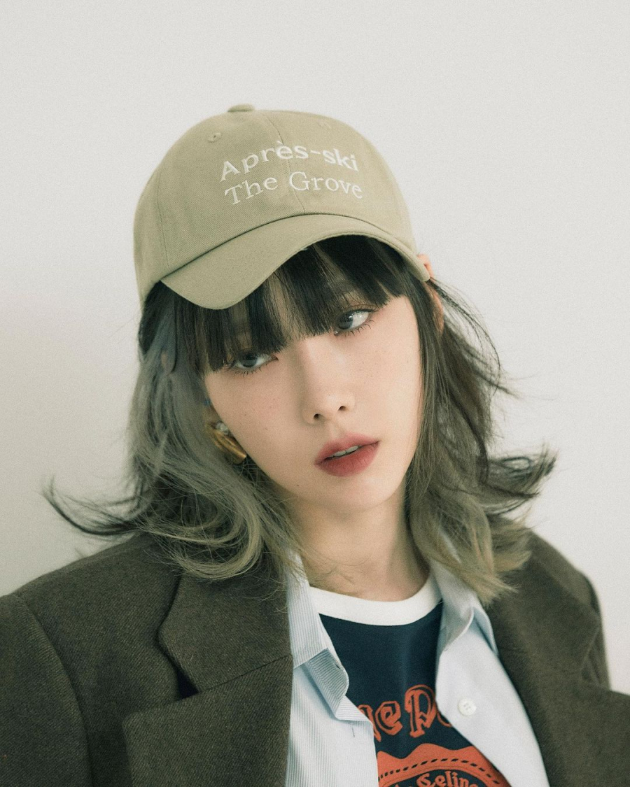 VKR News - Taeyeon (SNSD) vừa có thêm một hình xăm mới hình ngôi sao ở ngón  trỏ. Lần này, trưởng nhóm SNSD đã sử dụng công nghệ xăm dạ quang. Chỉ