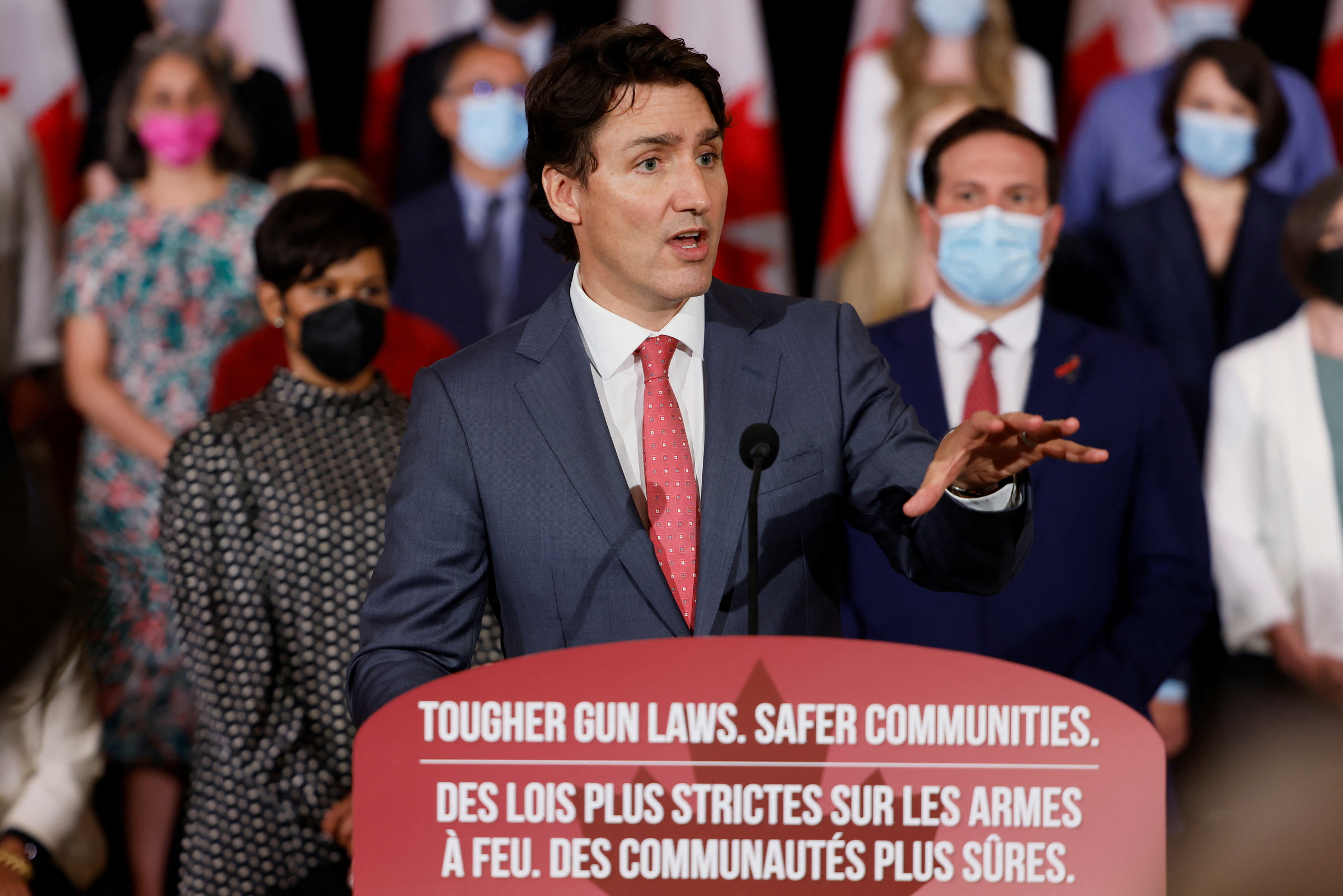 Thủ tướng Canada Justin Trudeau công bố dự luật hạn chế sở hữu súng ngắn tại Ottawa, Ontario, hôm 30/5. Ảnh: Reuters.