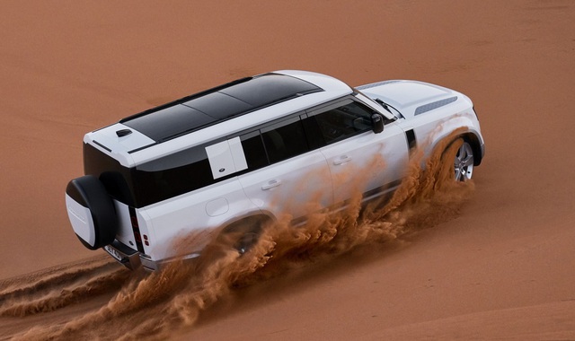 Defender 130 ra mắt: SUV rộng nhất của Land Rover, thênh thang cho 8 người - Ảnh 2.
