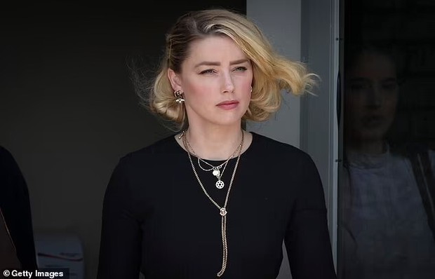 Cái khó của Amber Heard: Khoản bồi thường khổng lồ cho Johnny Depp và khả năng chi trả sau khi thua phiên tòa bom tấn - Ảnh 5. Cái khó của Amber Heard: Khoản bồi thường khổng lồ cho Johnny Depp và khả năng chi trả sau khi thua phiên tòa bom tấn - Ảnh 5.