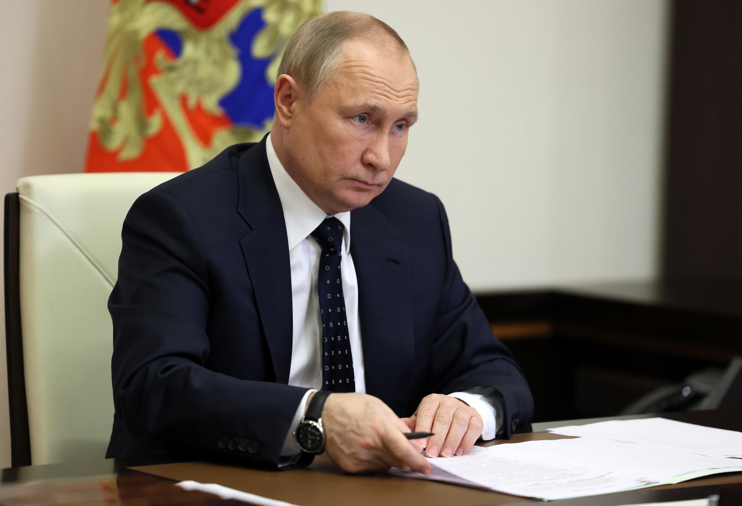 Tổng thống Nga Vladimir Putin tại cuộc họp trực tuyến hôm 20/5. Ảnh: AFP.