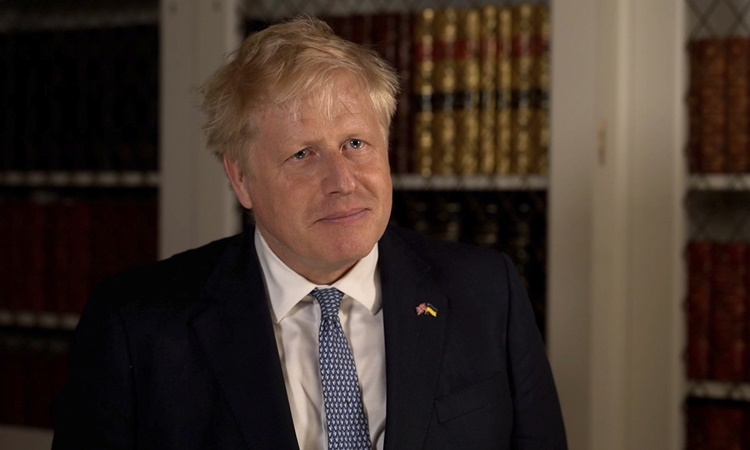 Thủ tướng Anh Boris Johnson phát biểu sau khi thoát hiểm trong cuộc bỏ phiếu bất tín nhiệm tại quốc hội nước này ngày 6/6. Ảnh: Reuters.