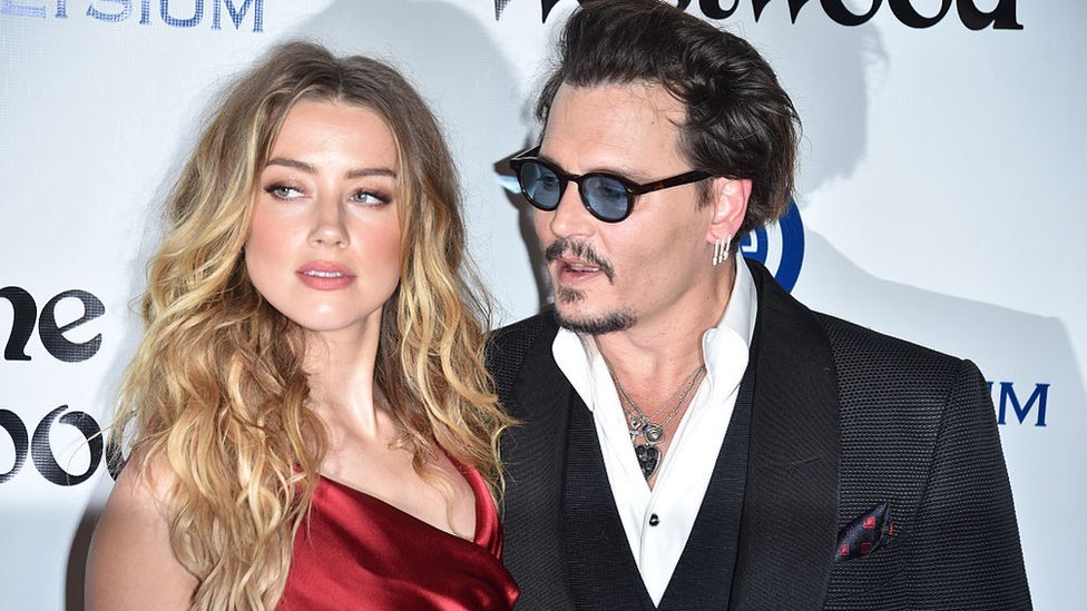 Johnny Depp và Amber Heard: Tòa hầu như nghiêng về Depp trong vụ kiện triệu  đô - BBC News Tiếng Việt